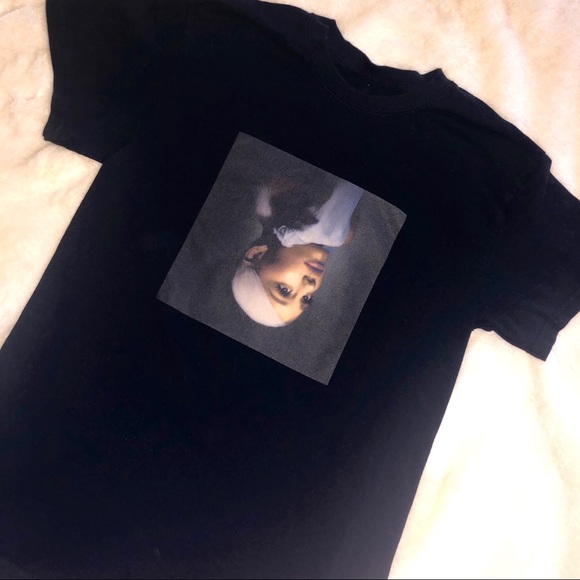 Ariana Grande Tops - Ariana Grande Sweetener World Tour Tee SWT